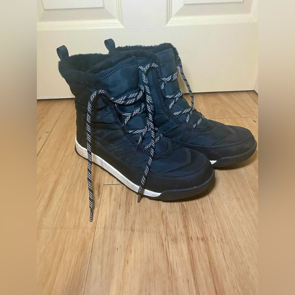 Black/White Sorel snow booties